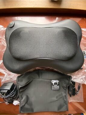 New In Box Zyllion Black Shiatsu Massage Pillow With Heat